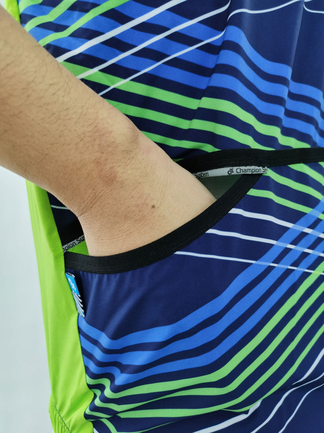 TECH+ WIND VEST